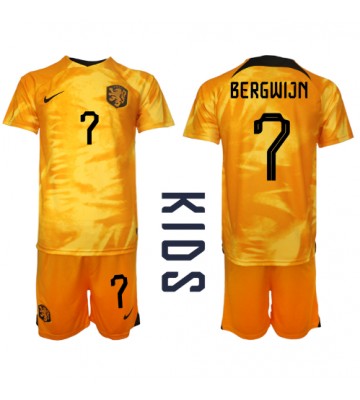 Nederländerna Steven Bergwijn #7 Hemmaställ Barn VM 2022 Kortärmad (+ Korta byxor)